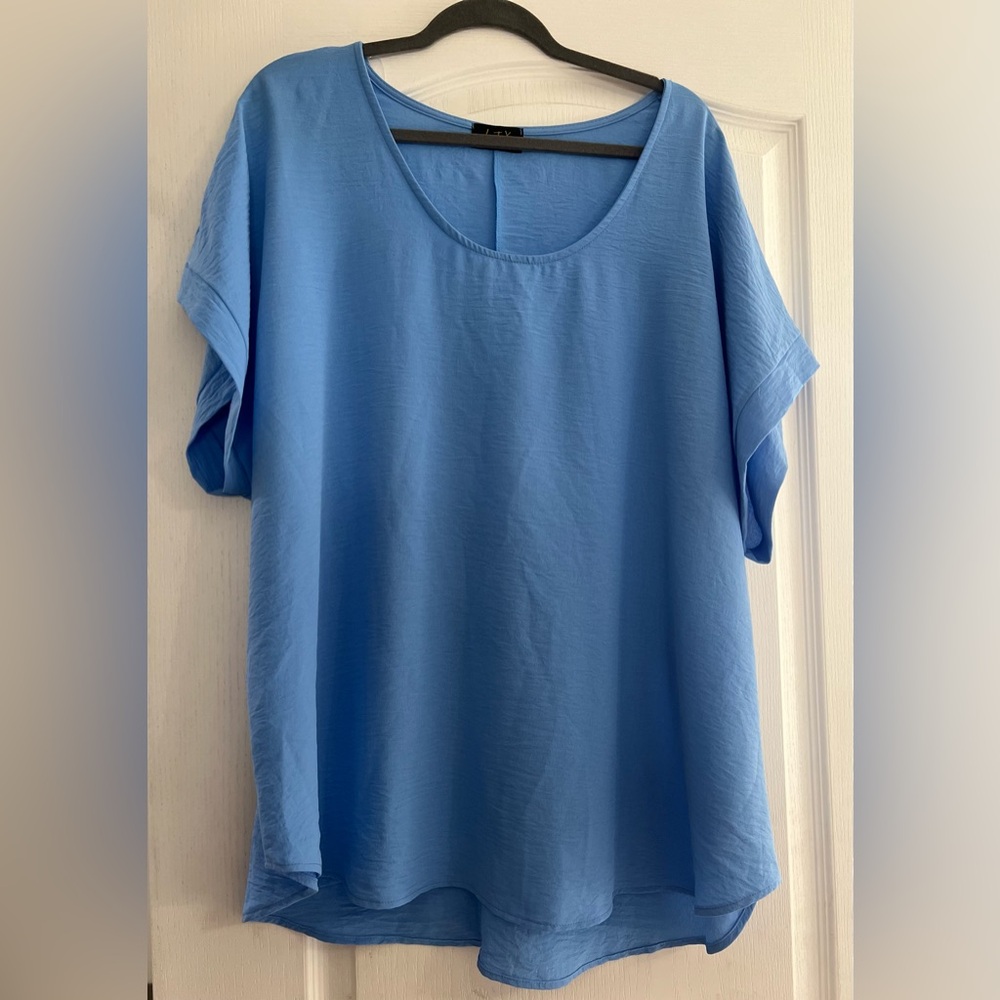 Beautiful blue flowy top